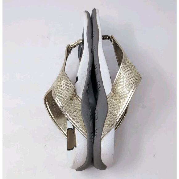 Mickey Mouse Thong Sandals Women's Size L 9-10 Beach Flip Flop Gold Sequins READ - Picture 6 of 12